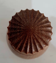 Load image into Gallery viewer, Tulipwood, Poppy seed box.