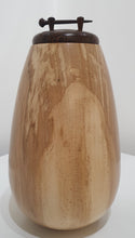 Load image into Gallery viewer, Spalted Beech Box with Wengewood lid