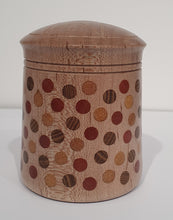 Load image into Gallery viewer, Maple box with inlays