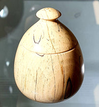 Load image into Gallery viewer, Spalted beech small box