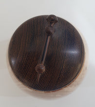 Load image into Gallery viewer, Spalted Beech Box with Wengewood lid
