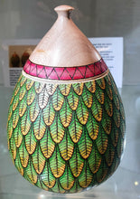 Load image into Gallery viewer, Sycamore large Leaf Box.
